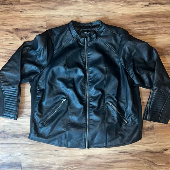 NWT Torrid Feel The Fit Plus Size Black Leather Jacket With Pockets Size 4X
